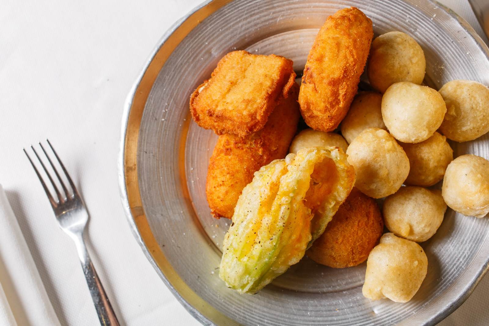 Fiori di zucca ripieni alla romana